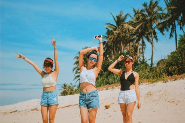 Kiểu chụp hình với bạn bè đáng nhớ