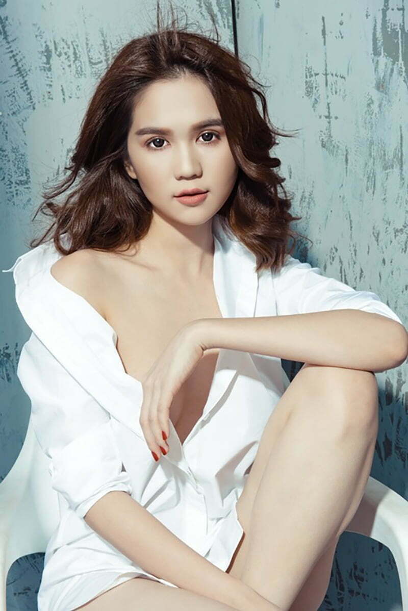 Gợi cảm với sơ mi dài