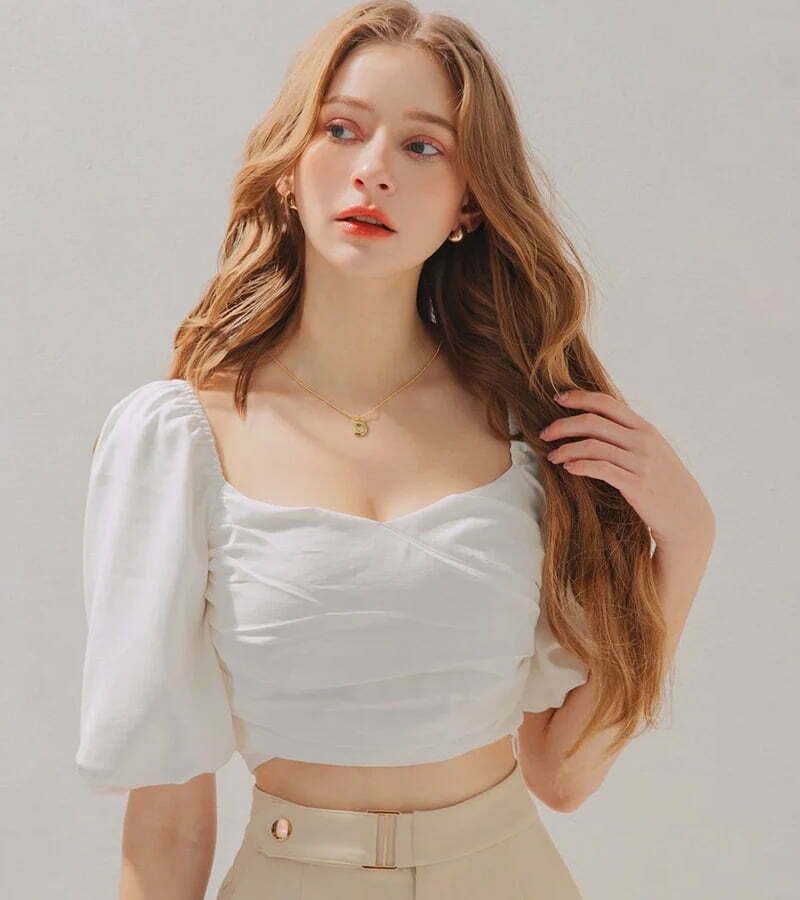 Chọn những chiếc áo khoe vai và cổ