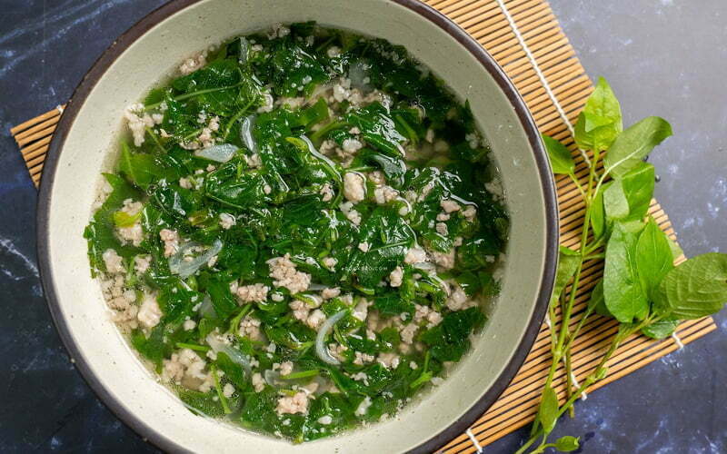 Canh rau là món ăn rất phổ biến