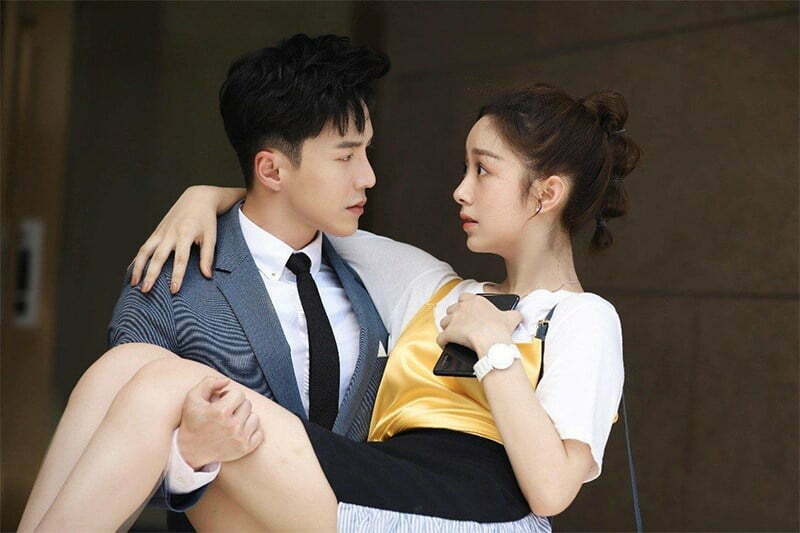 Girlfriend 2020 - Bạn gái dưới lầu xin hãy ký nhận