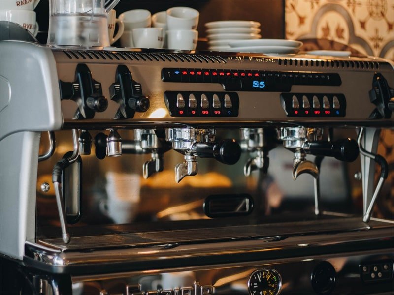 Đây là dòng máy được nhân viên pha chế ̣(barista) sử dụng