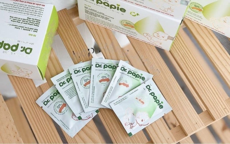 Bóc gói gạc Dr Papie theo chỉ dẫn