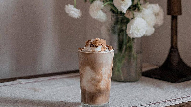 Boo Coffee có menu thế mạnh là các món trà sữa với nhiều cái tên hay ho như trà sữa dừa đá xay