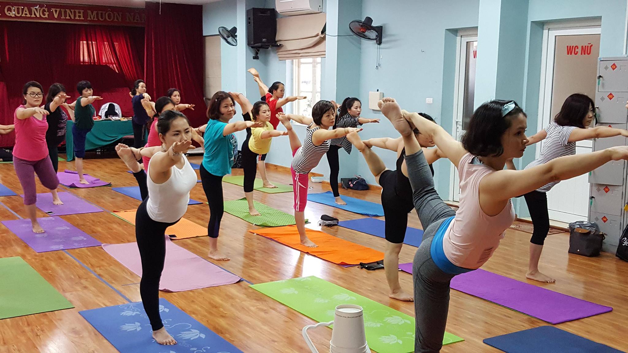 Nhân ngày sinh nhật mẹ tặng ngay một khóa học yoga