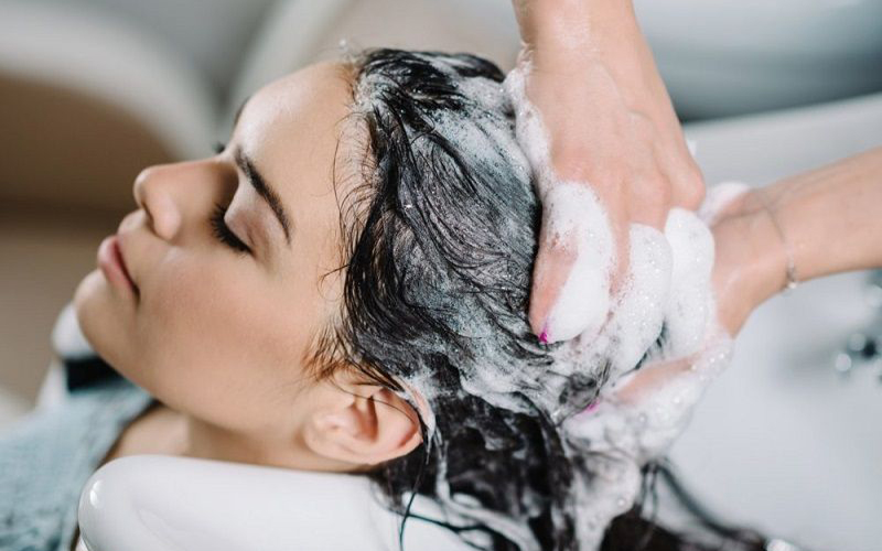 Các chị em cần phải chăm sóc và cắt tỉa tóc định kỳ